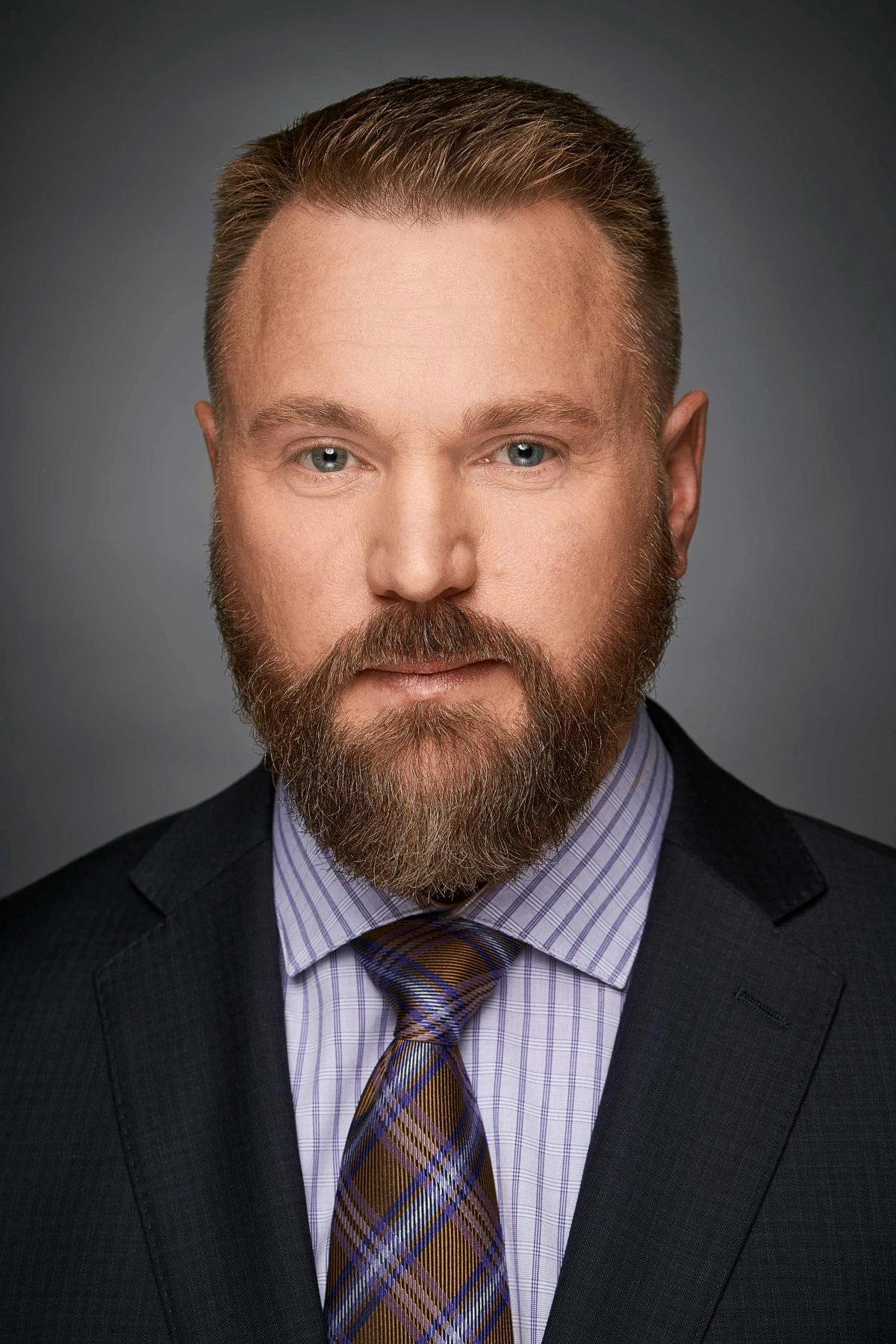 what to wear for a professional headshot for a finance consultant