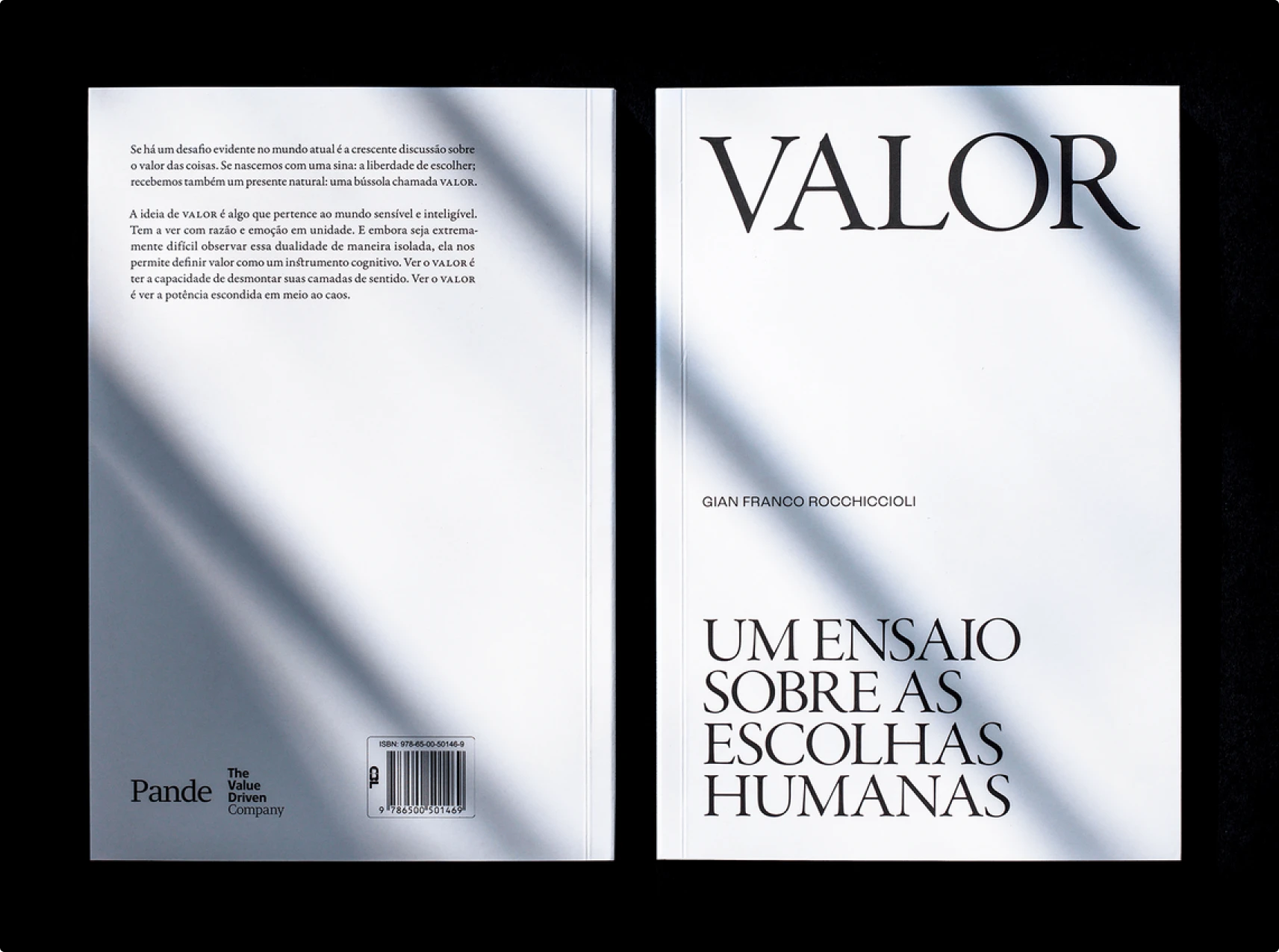 Book design spread showing front and back cover of Portuguese book "VALOR: UM ENSAIO SOBRE AS ESCOLHAS HUMANAS" by Gian Franco Rocchiccioli. Front cover features large serif title treatment, back cover shows body text and publisher "Pande" logo with barcode.